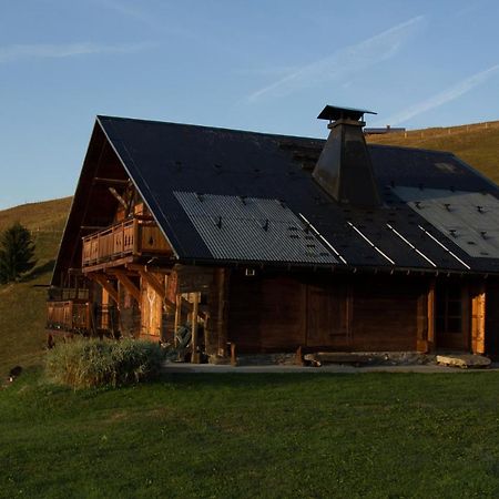 Reine Des Aravis - Chalet Isole Flumet Buitenkant foto