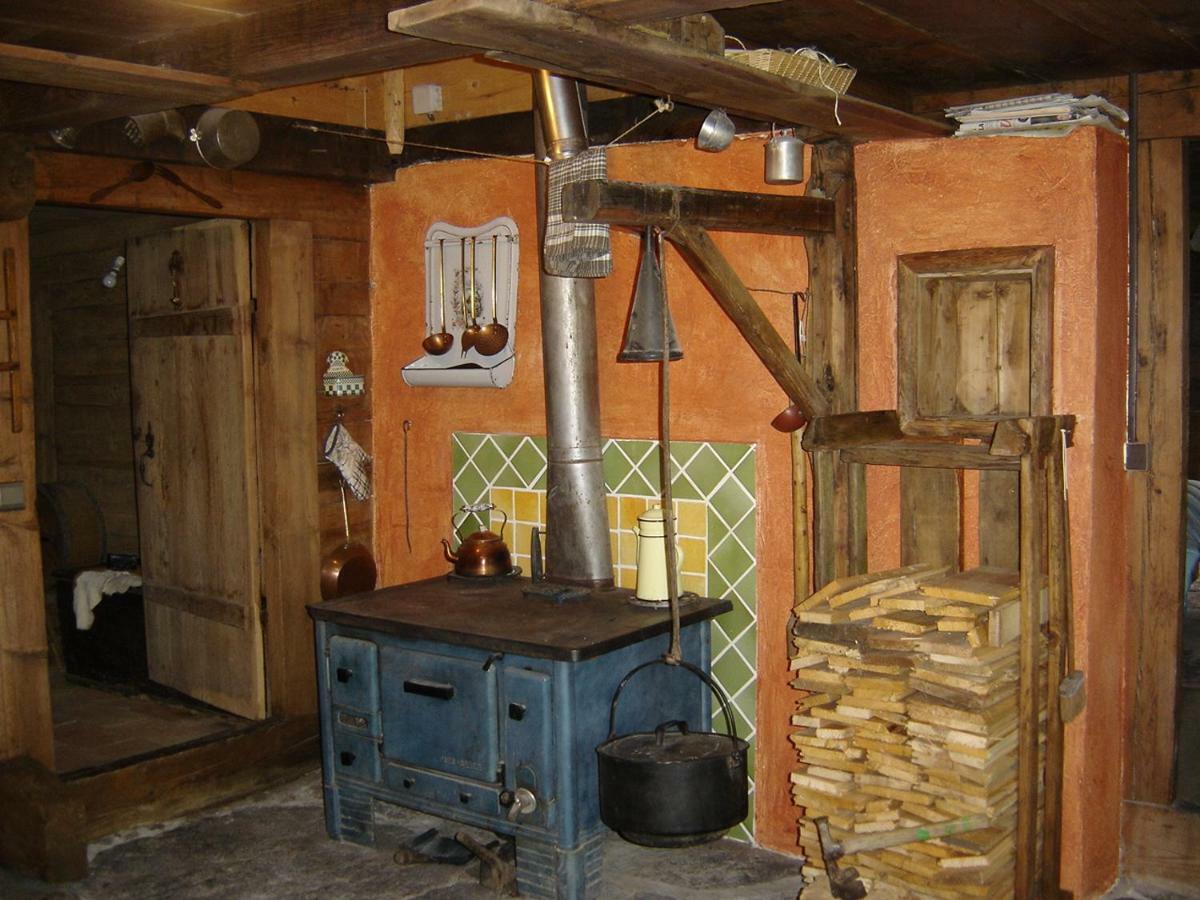 Reine Des Aravis - Chalet Isole Flumet Buitenkant foto